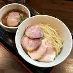 Menya Tamagusuku - 鴨油の醤油つけ麺 大盛 チャーシュー増し