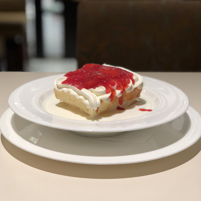 牛乳に浸したアメリカンショートケーキ By 鉄道王 千疋屋総本店 タカシマヤフードメゾン新横浜店 新横浜 洋菓子 その他 食べログ 牛乳に浸したアメリカンショートケーキ By 鉄道王 千疋屋総本店 タカシマヤフードメゾン新横浜店 新横浜 洋菓子 その他 食べログ