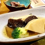 青森おでん いず良 - お通し（煮物・ホタルイカ酢味噌）
