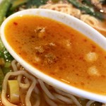 泰山亭 - 透明感高めのスープ
