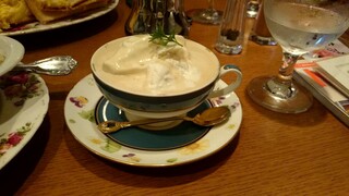 珈琲美人 文月 - カフェコンパナ700円。コーヒーにたっぷり生クリ～ム♪
