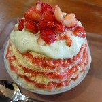 つばめ氷菓店 - 生いちごとピスタチオとカスタード