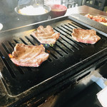 味源 - 片方焼けたからひっくり返しました♪