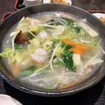 唐苑 - 海老と青菜の塩味湯麺（刀削麺）