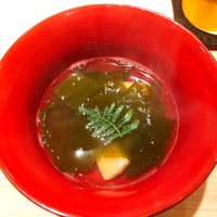 新ばし 星野 - まだ早めの筍と生ワカメが春を告げるお吸い物