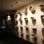 厨翠山   - エントランス　料理時のステキな器が販売されています