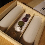 厨翠山   - 部屋にはシェフ&宿からの小菓子