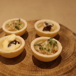 厨翠山   - メニューにないシェフからの1品　
      最中に
      あん肝　
      レーズンバター