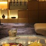 厨翠山   - ラウンジにて