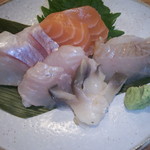 喜楽酒房でん - お造り5点盛り　930円