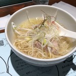麺処はるにれ - 塩ラーメンハーフ 450円