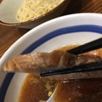 東池袋 大勝軒 - そして厚みのある叉焼の断面