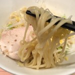 麺処はるにれ - 枝豆が入っていておいしい。