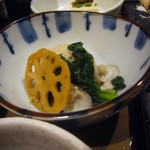 Uokami - 蓮根,しめじ,青菜,つくねの炊き合わせ