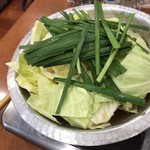 新世界もつ鍋屋 - もつ鍋 ¥810+tax