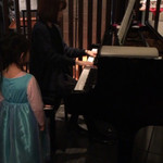 ベーカリーレストランサンマルク - 店内でピアノ演奏。
