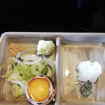 花かご - 薬味。うずら卵は変わってますね。
