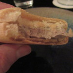 鴨蕎麦 尖 - 中にはレバーペーストとクリームチーズ