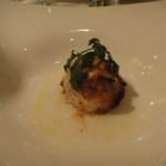 赤エイの頬肉とトランペット茸のオーブン焼き　エストラゴンバター風味