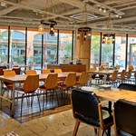 THE CAMP CAFE & GRILL - 店内