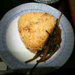 因幡うどん 福岡空港店 - かしわのおにぎり120円です。