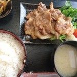定食処 櫻茶屋 - 生姜焼き定食。
