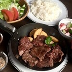 ディーズバー＆レストラン - 