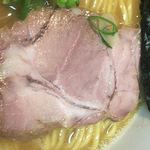 はやし - ラーメン屋はやしでラーメン800円の焼き豚