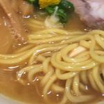 はやし - ラーメン屋はやしでラーメン800円の麺