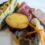 カロローゾ - そして、生ハムも、フリッタータも、その他の料理もレベルが高かったですよ。 ここは、料理のレベルが高いですね。 大満足です。