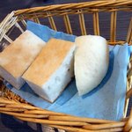 カロローゾ - 自家製のフォカッチャです。