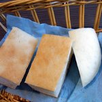 カロローゾ - 毎朝、焼き立ての絶品フォカッチャです。