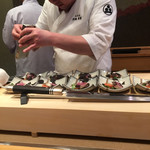 照寿司 - 惜しげも無くスライス、そしてスライス