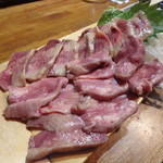 味処たはら - 牛たん刺身￥1,500