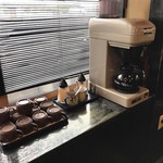 Midori Shiyokudou - サービスコーヒー(セルフ)