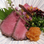 時の宿 すみれ - 米沢牛内モモ肉のタタキのお刺身