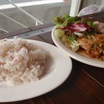 418 KAMIYAMA - 鶏モモ肉のソテー（ﾊﾟｸﾁｰｿｰｽ）　￥980