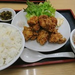 中華そばチャパ - 鶏の唐揚げ定食  730円