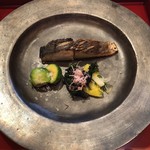 一心鮨 光洋 - 炭火焼きのさわら。うるい、こうたいさい、芽キャベツを添えて。