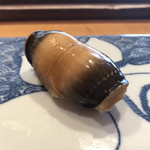 一心鮨 光洋 - 対馬の穴子。このぷりぷりとして分厚い身が柔らかく、醤油の香りが鼻腔を刺激する。