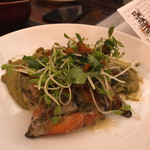 Forbidden Root - 炙ったにんじんにアボカドのソース。うまくまとまっている