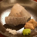 鮨 そえ島 - 鰈・・エンガワと肝が添えられているのは嬉しいですね。甘くて美味しい。