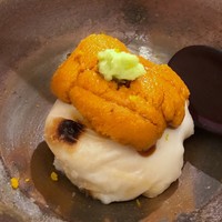 鮨 そえ島 - 白子様と雲丹様の豪華コラボ、下にはシャリ。 単品で頂いても美味しい品ですし、白子様がクリーミーでとても美味しい。^^