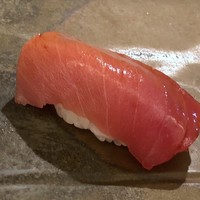 鮨 そえ島 - 中トロ（対馬）・・これ美味しい。鮪の旨みと脂の具合が丁度いい。