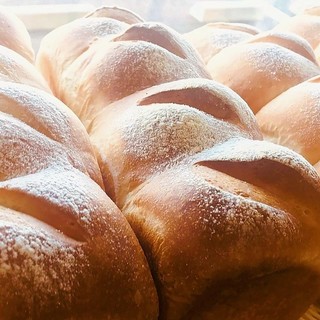 食べ放題の自家製パン‼テイクアウトもございます。