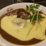 欧風カレー ボンディ - 今宵もMIXカレー。外はカリカリで中身はジューシーなチキン、プリプリの海老、アサリにマッシュルームなど具沢山です。