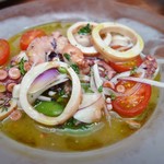 バール ェ トラットリア ピュ ルンゴ - タコとイカのサラダ