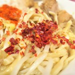 ラーメン二郎 - 粗挽き唐辛子投下～♪
