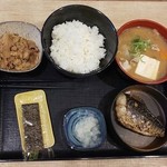 吉野家 - 鯖朝食 牛小鉢付 味噌汁を豚汁に変更
