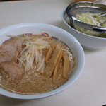 ホープ軒 - ラーメン（750円）

